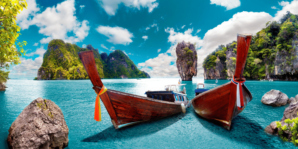 Iates à vela em Phuket
