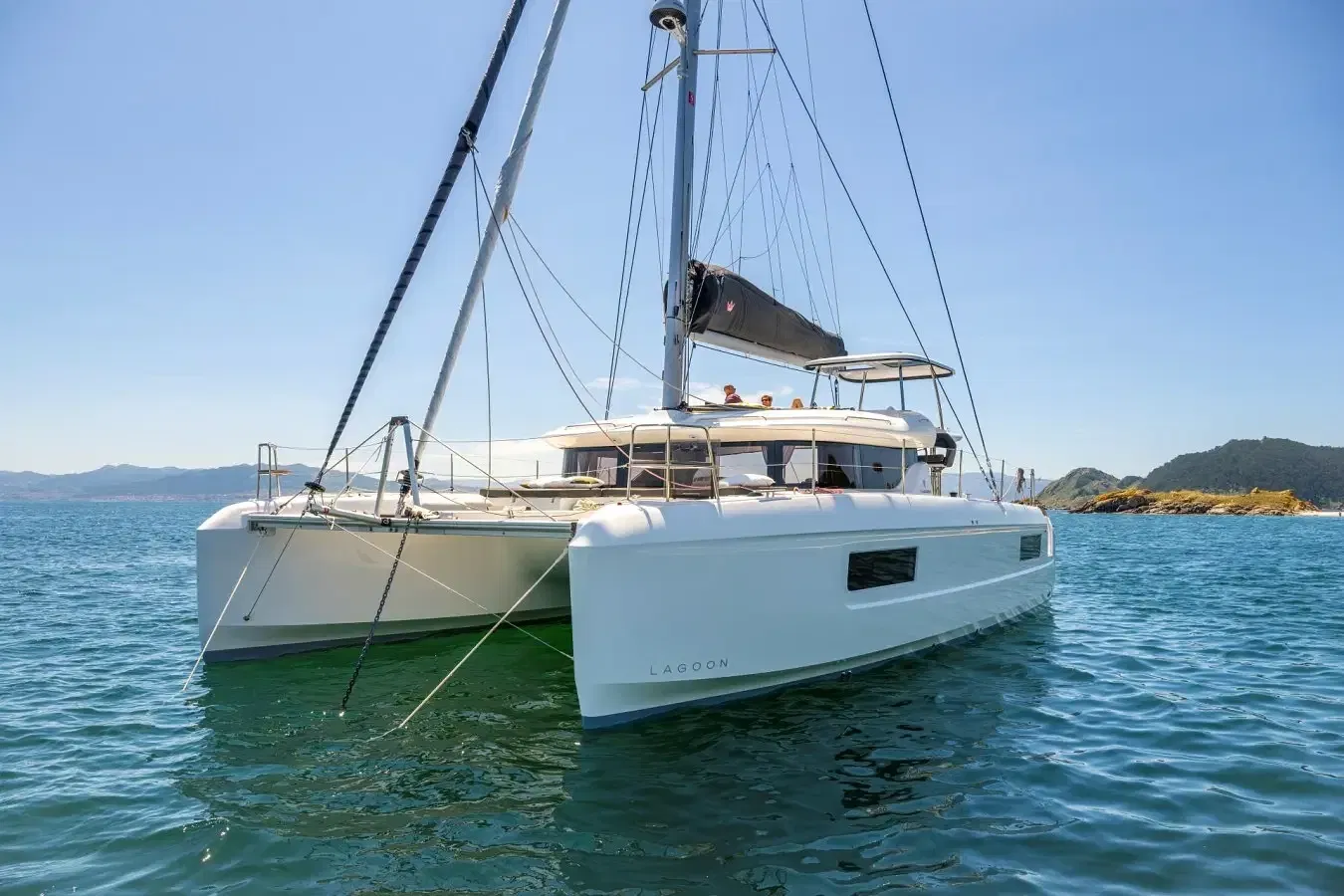 O guia definitivo dos catamarãs: o que são e porque são óptimos para ...